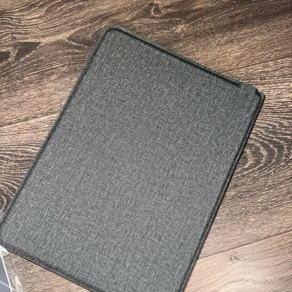 Messenger Folio 2 for iPad 2022 - grey